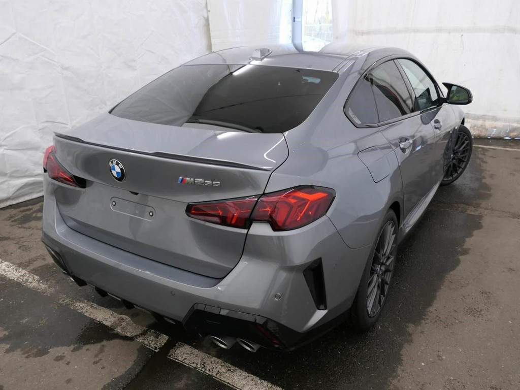 BMW M235