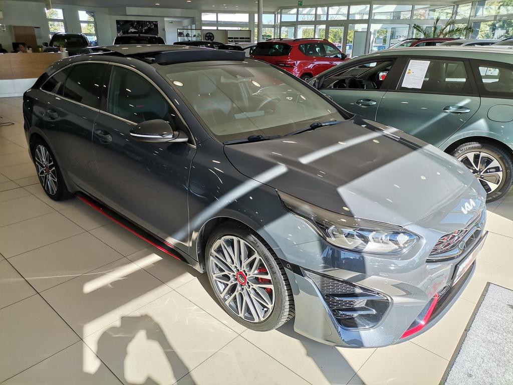 Kia ProCeed