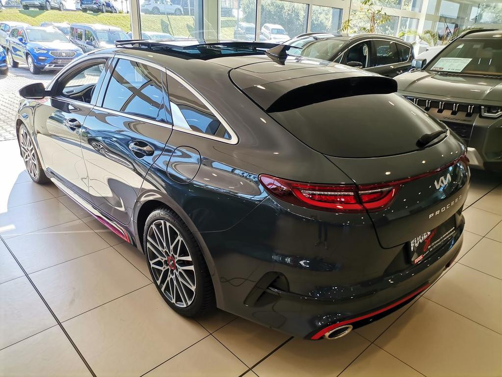 Kia ProCeed