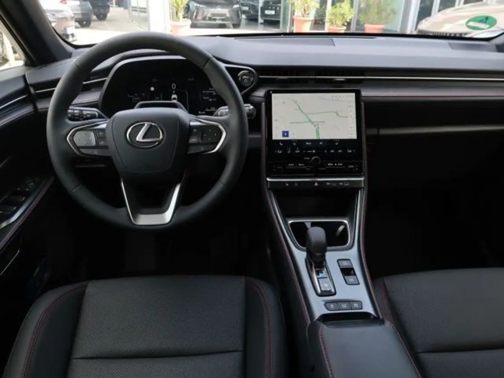 Lexus LBX