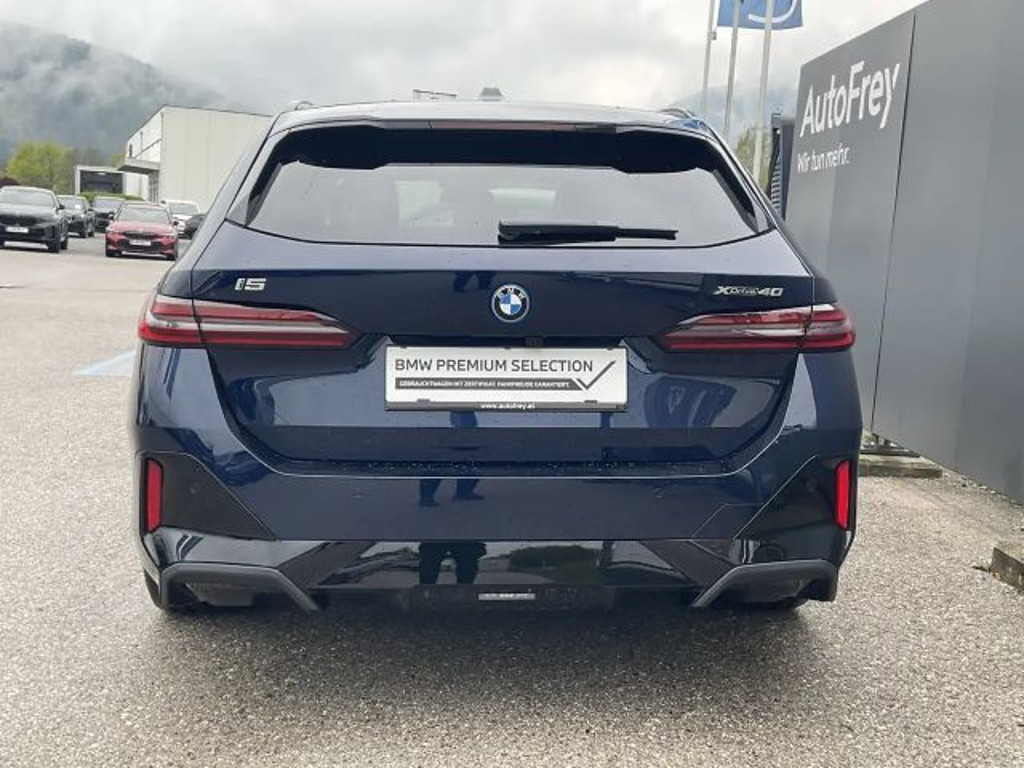 BMW i5