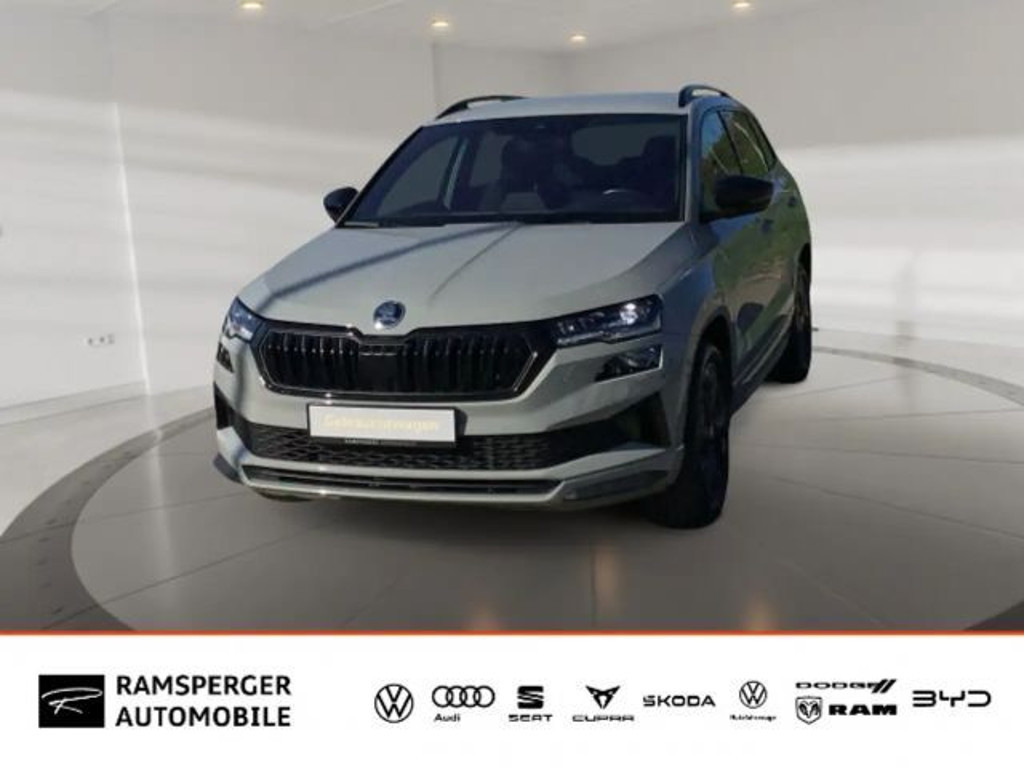 Skoda Karoq 2023 Benzine