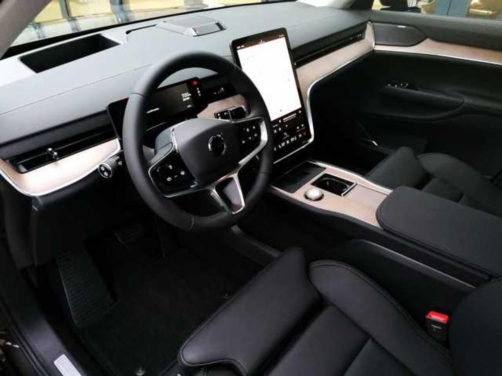 Volvo EX90