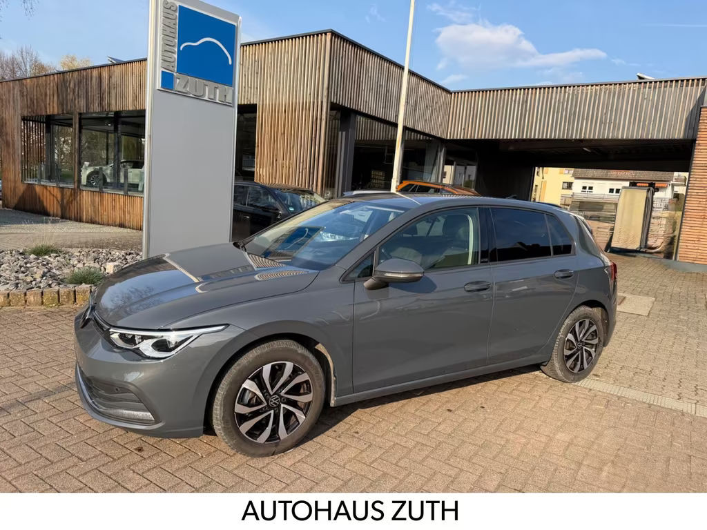 Volkswagen Golf 2023 Benzine