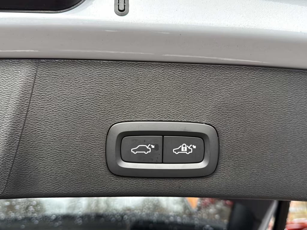 Volvo EX40