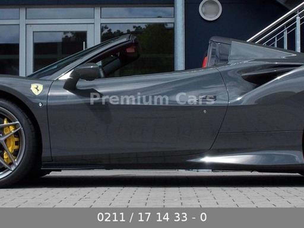 Ferrari F8