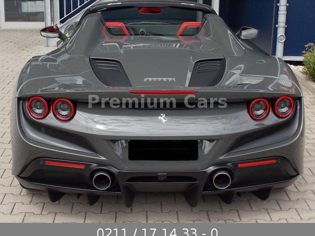 Ferrari F8