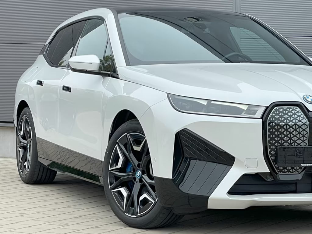 BMW iX
