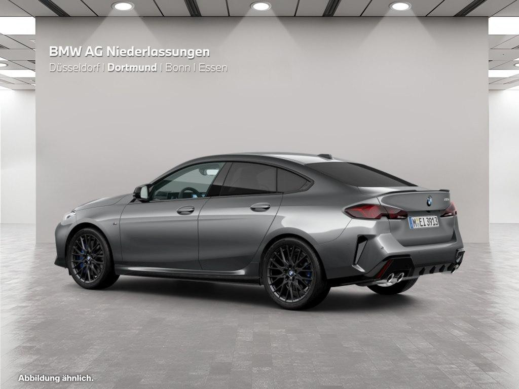 BMW M235