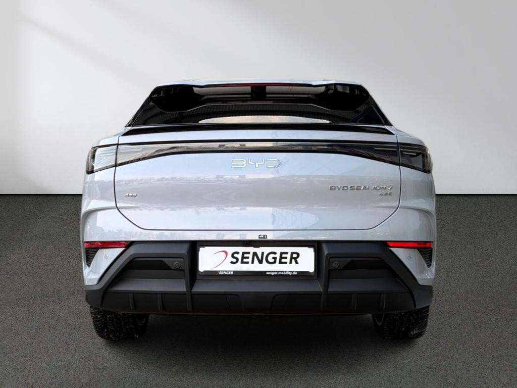 BYD Sealion 7