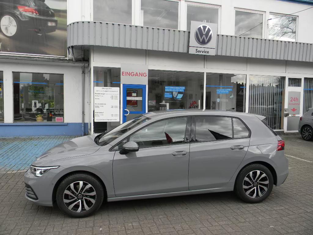 Volkswagen Golf 2023 Benzine