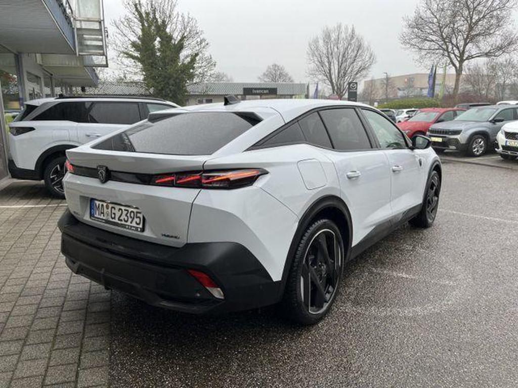 Peugeot 408