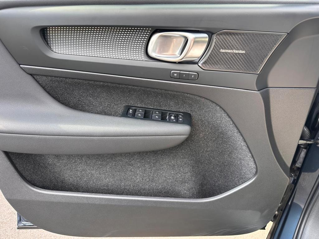 Volvo EX40