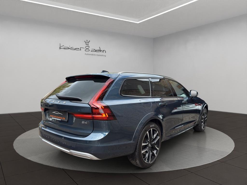 Volvo V90 Cross Country