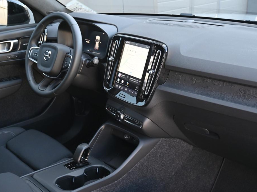 Volvo EX40
