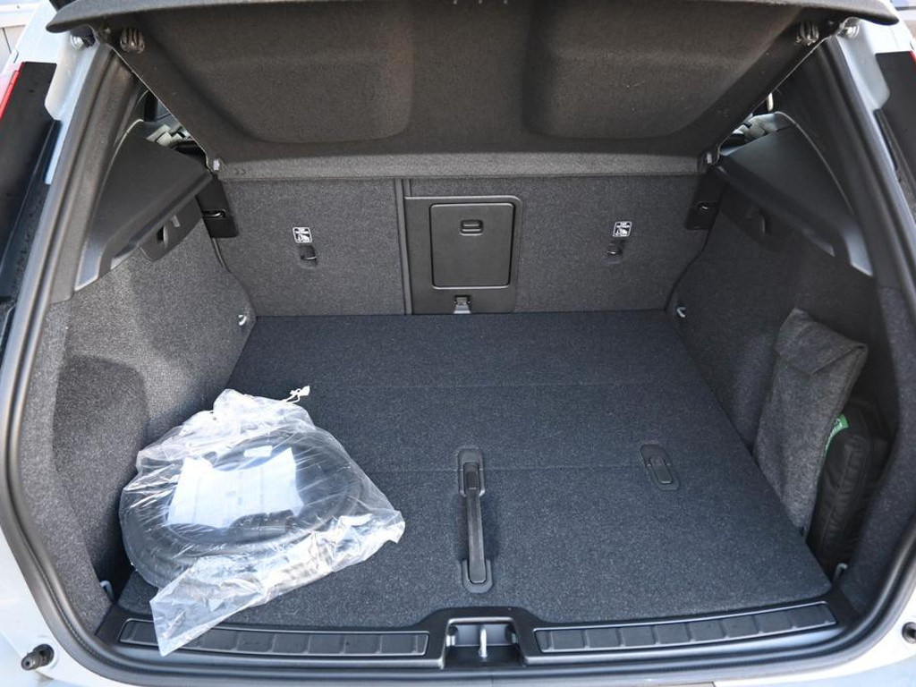 Volvo EX40