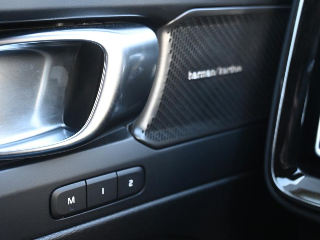 Volvo EX40