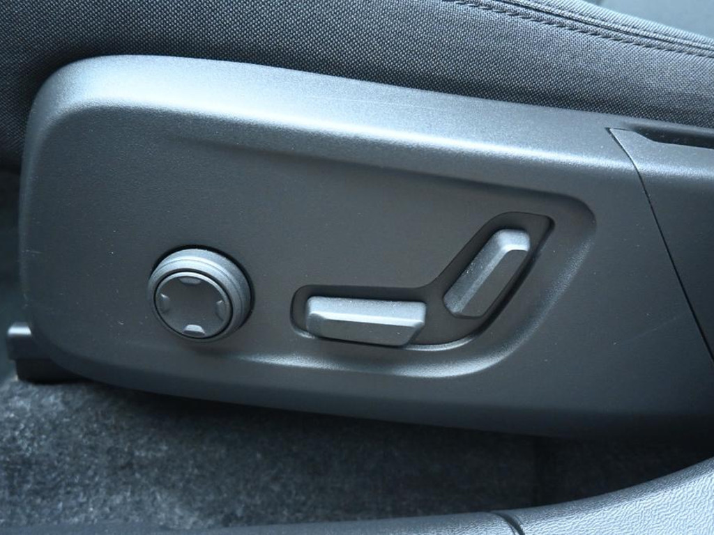 Volvo EX40