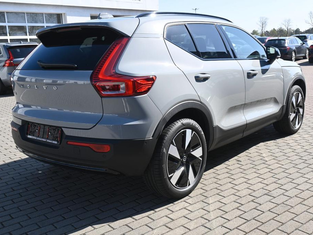Volvo EX40