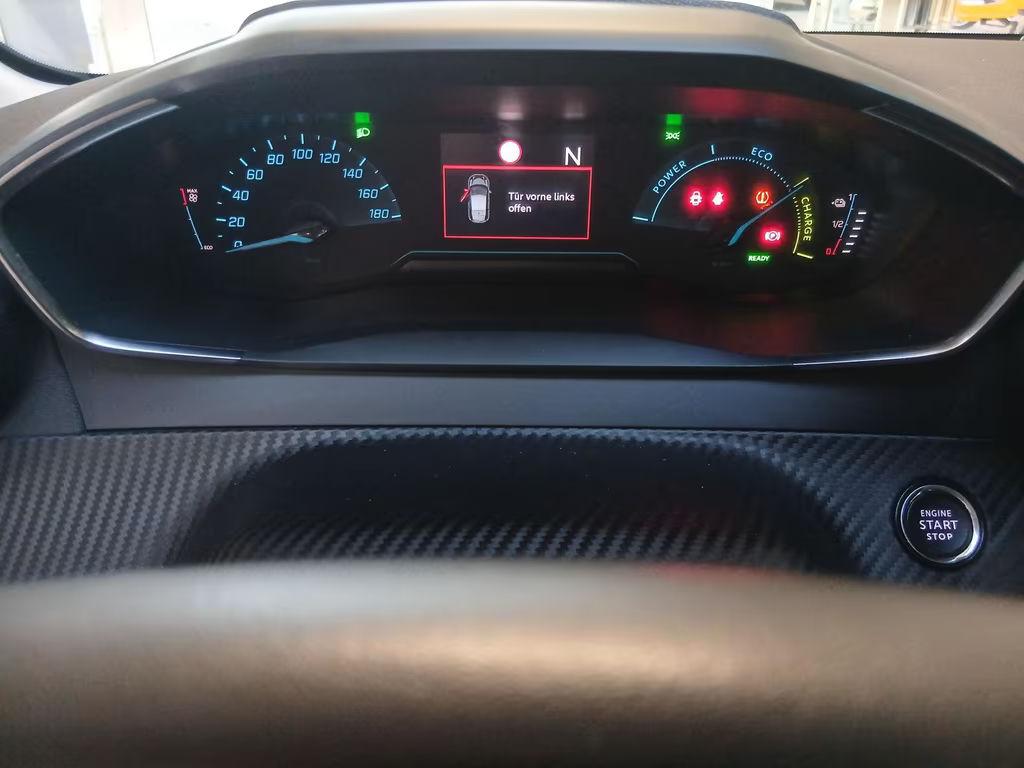 Peugeot e-208