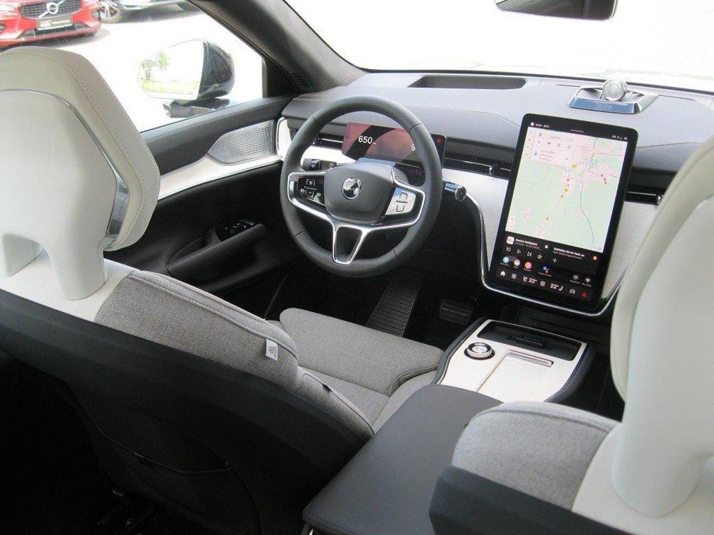 Volvo EX90