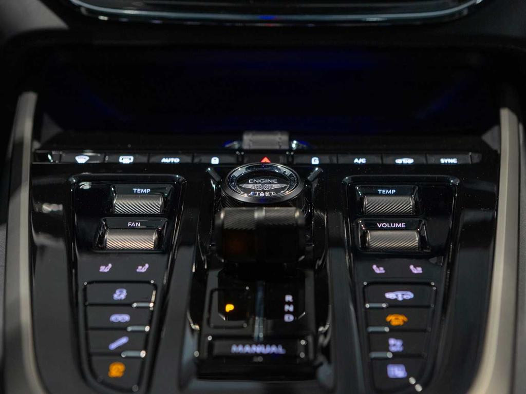 Aston Martin DBX