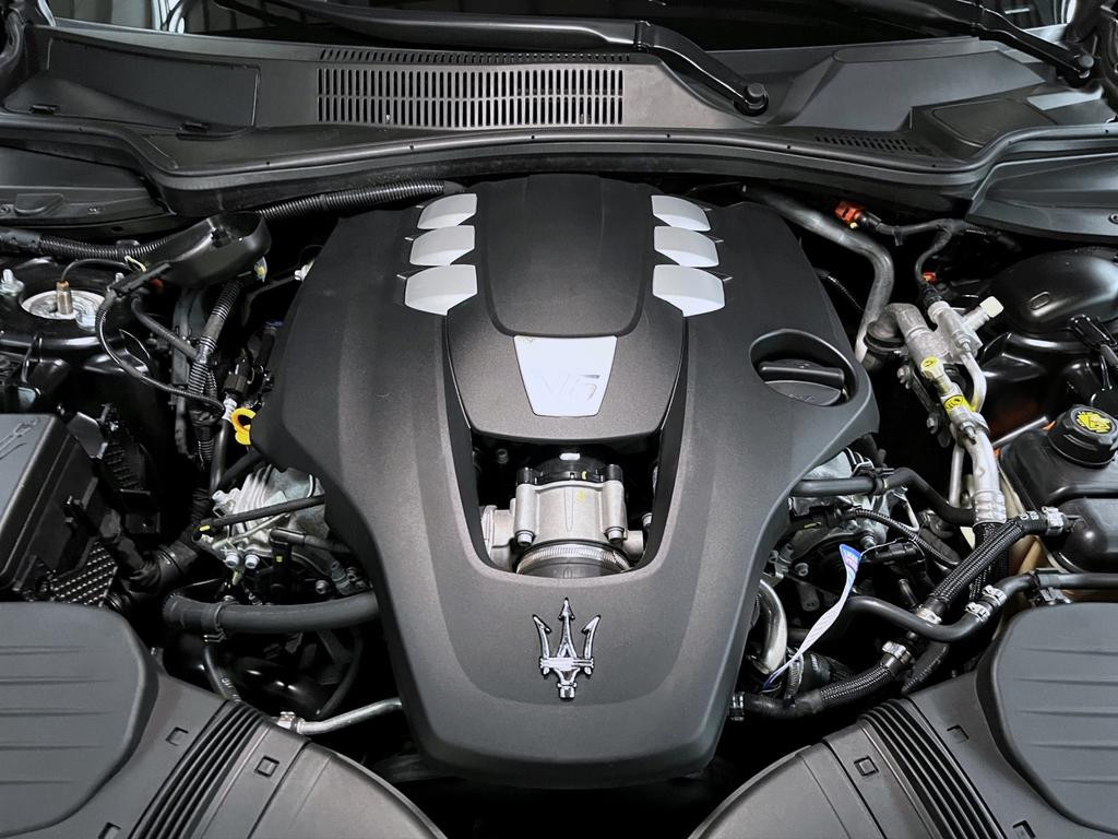 Maserati Quattroporte