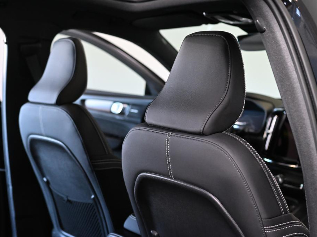 Volvo EX40