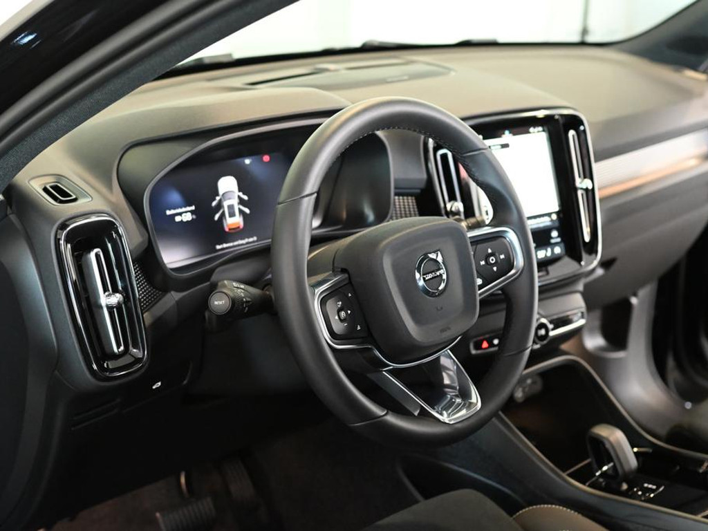 Volvo EX40