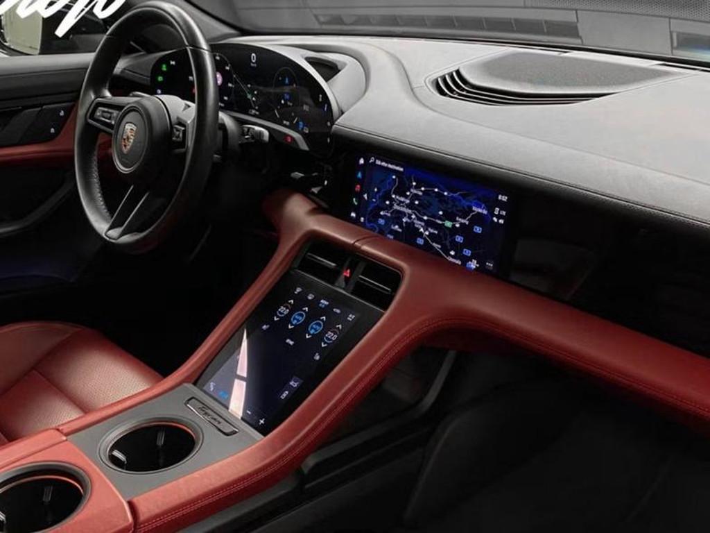 Porsche Taycan