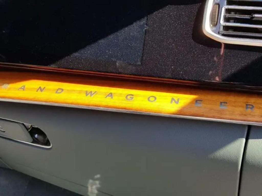 Jeep Wagoneer
