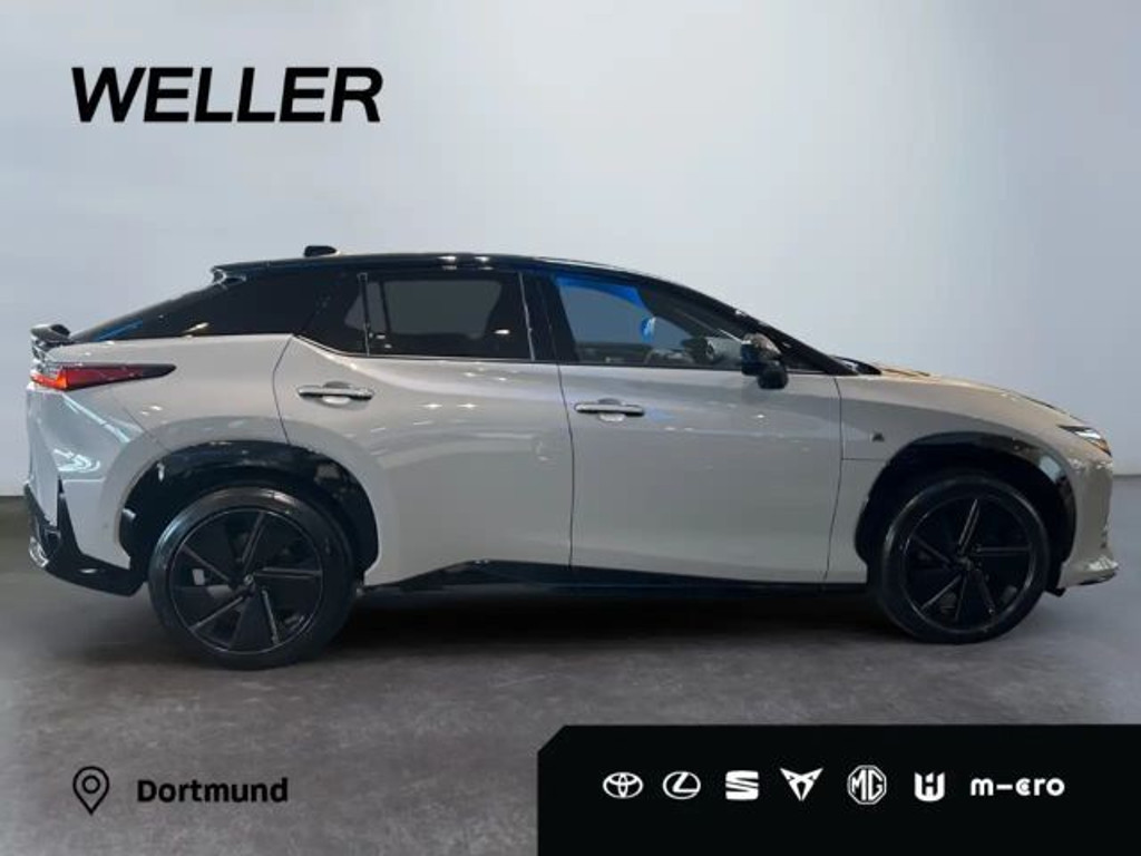 Lexus RZ