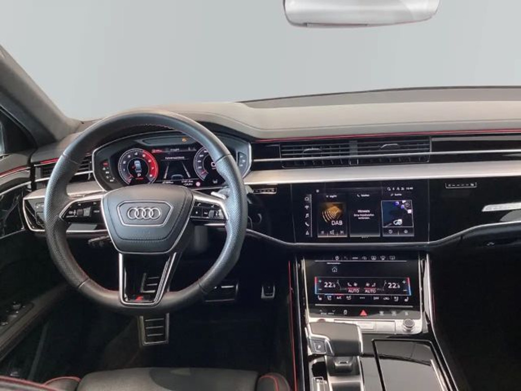 Audi S8