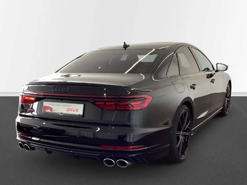 Audi S8