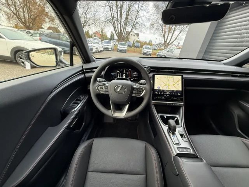 Lexus LBX