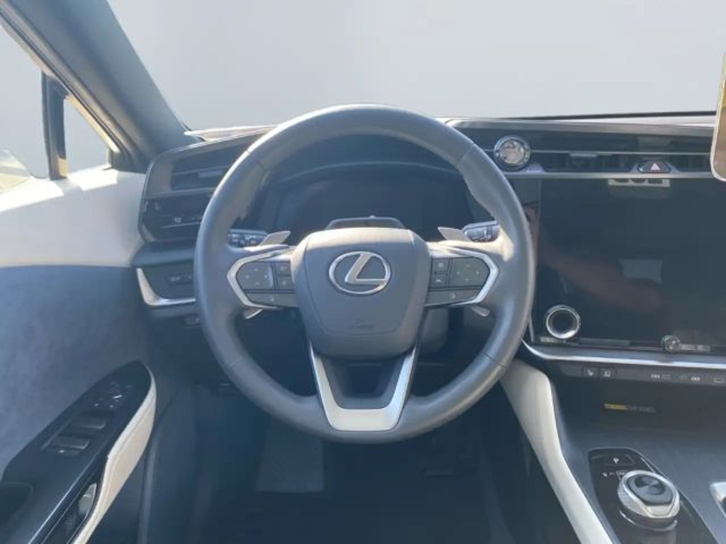 Lexus RZ