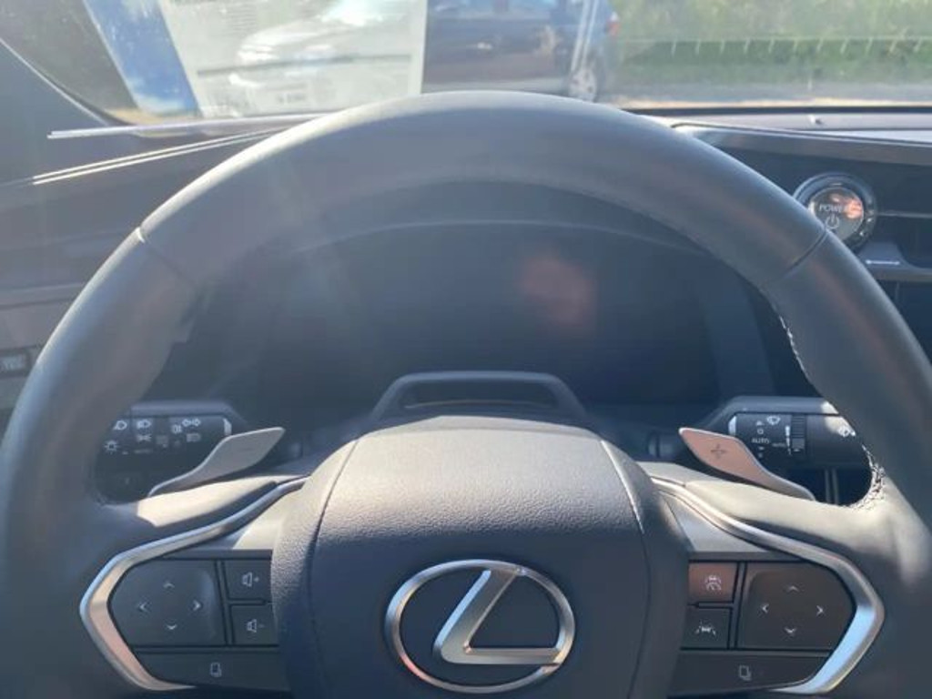 Lexus RZ