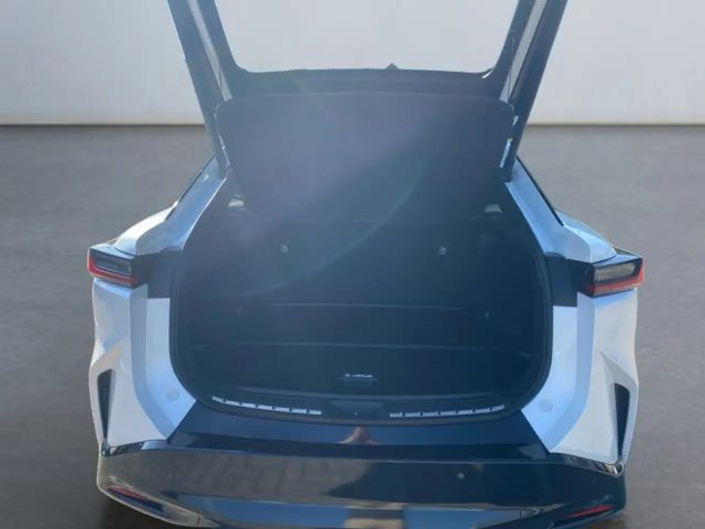 Lexus RZ