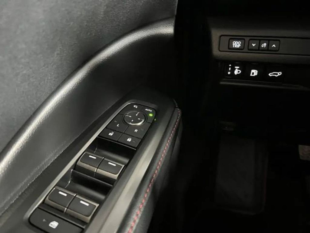 Lexus LBX