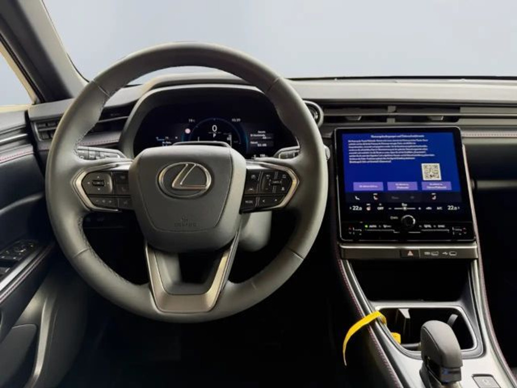 Lexus LBX