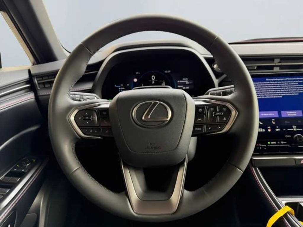 Lexus LBX