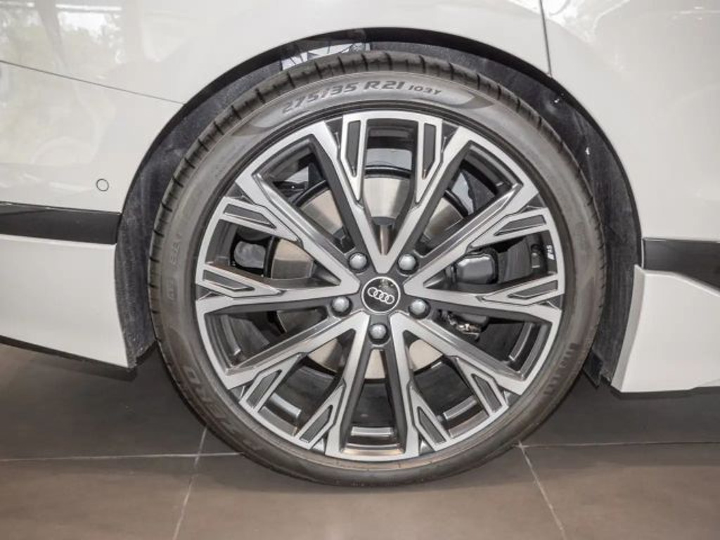 Audi S6 e-tron