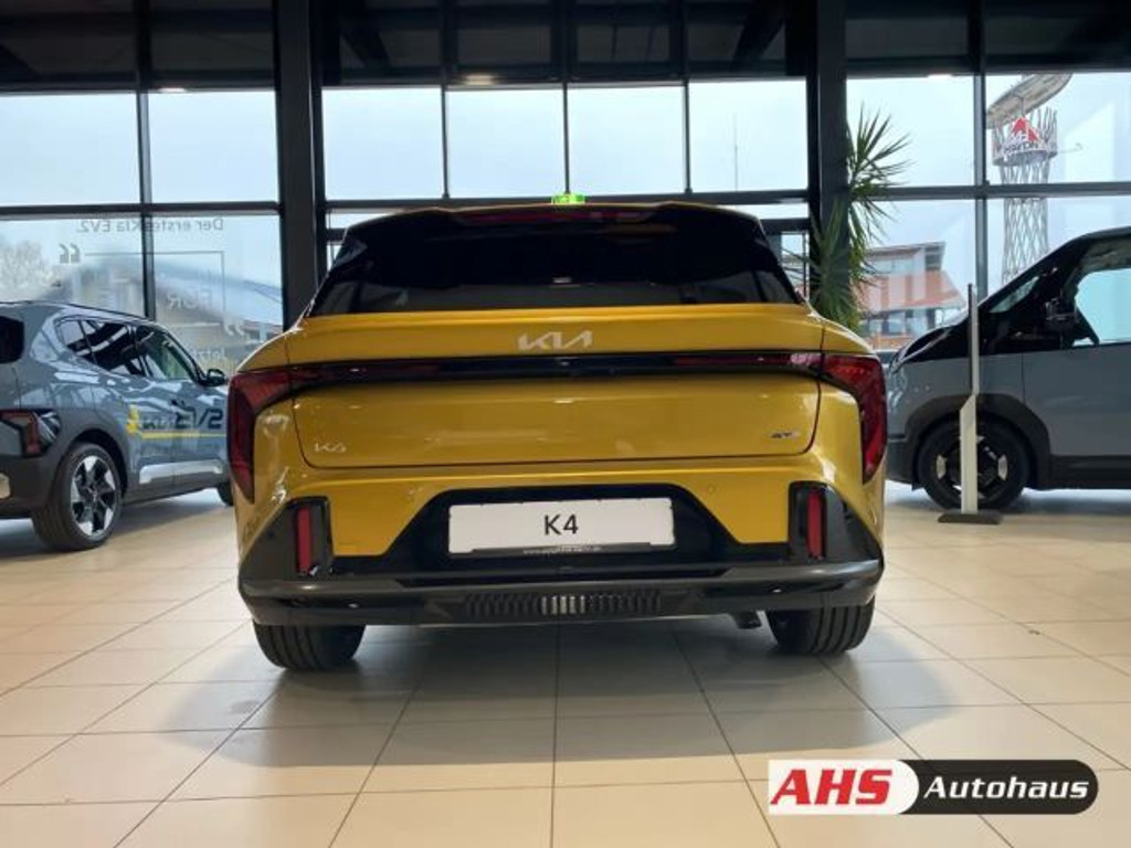 Kia K4