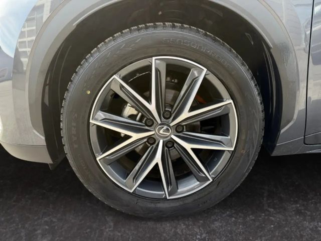 Lexus LBX
