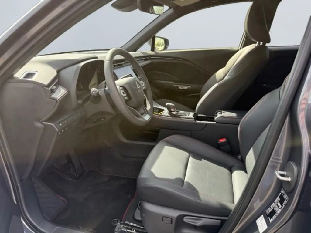 Lexus LBX