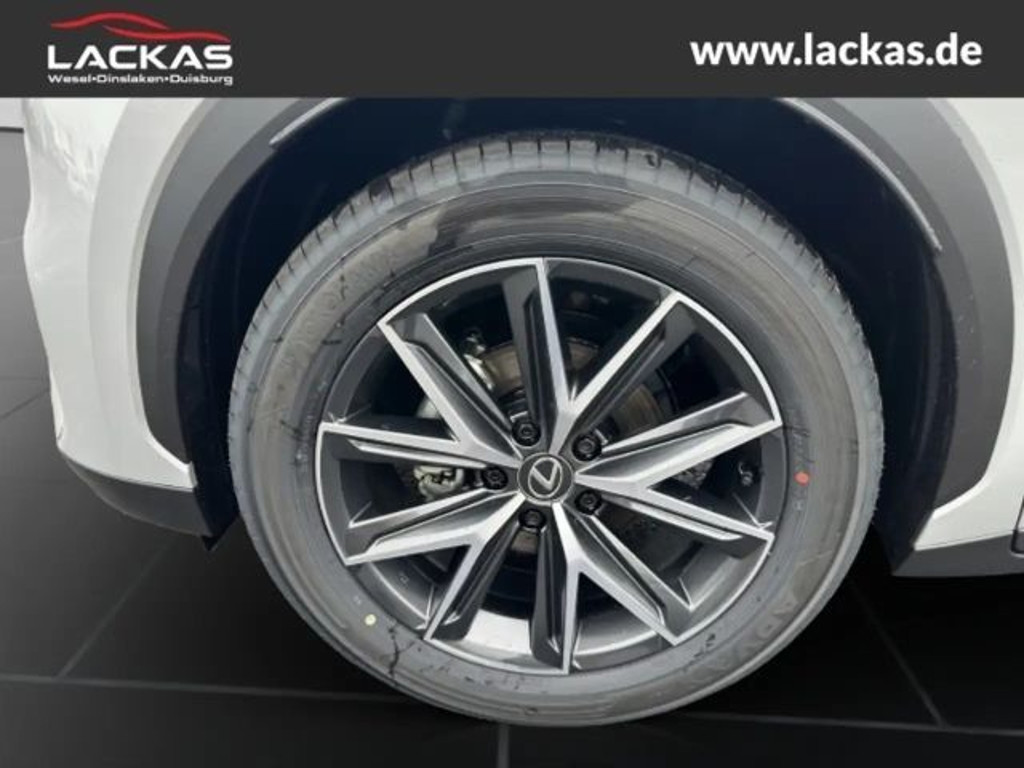 Lexus LBX
