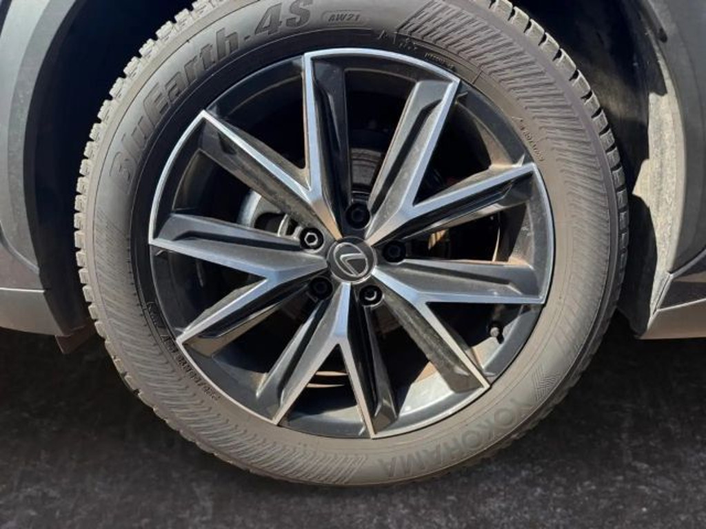 Lexus LBX