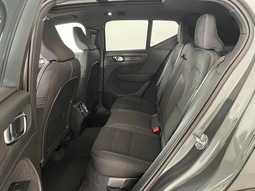 Volvo EX40