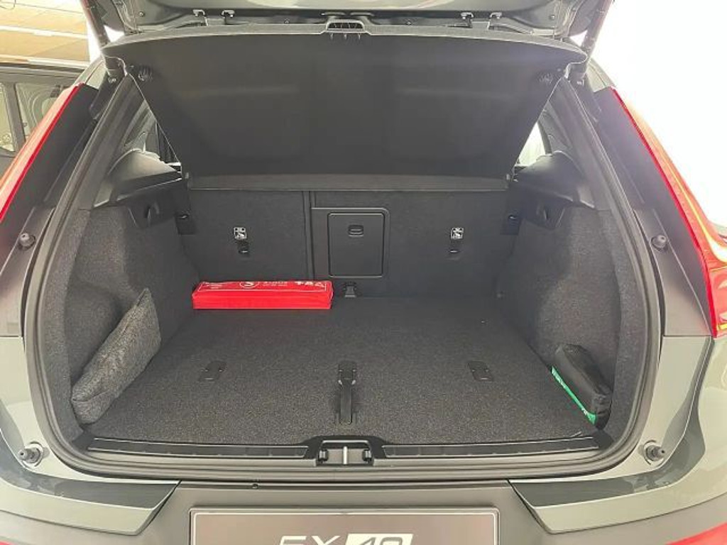 Volvo EX40