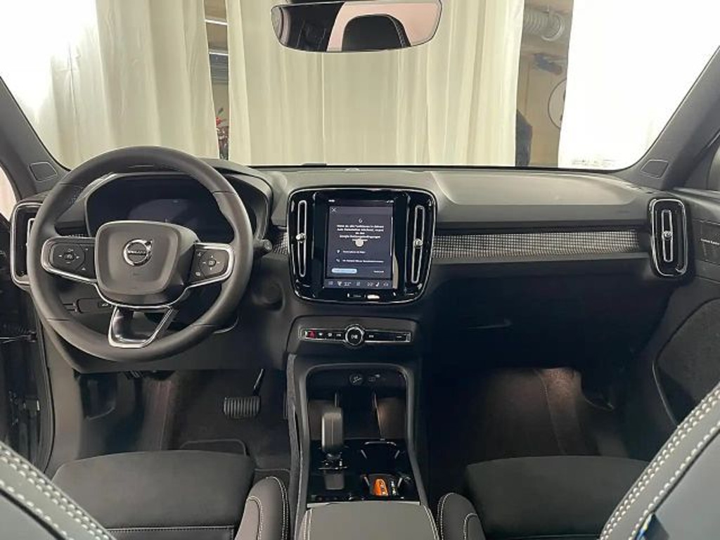 Volvo EX40